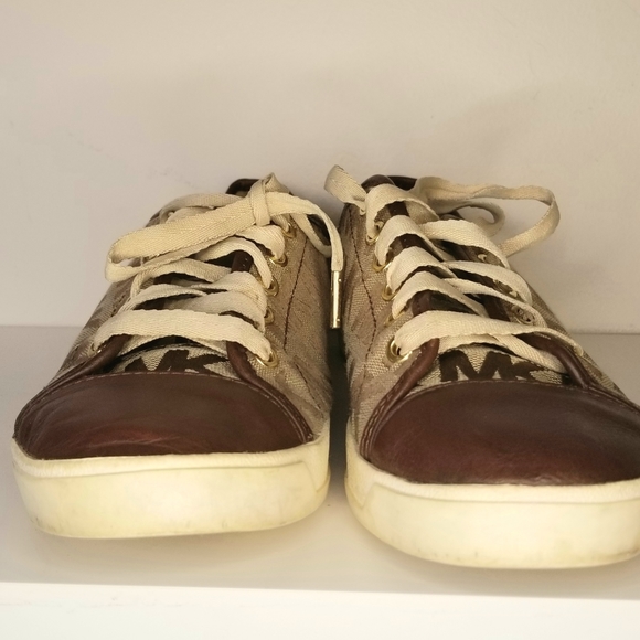 Michael Kors Sneakers - Picture 2 of 6